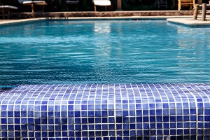 How to keep pool water clean